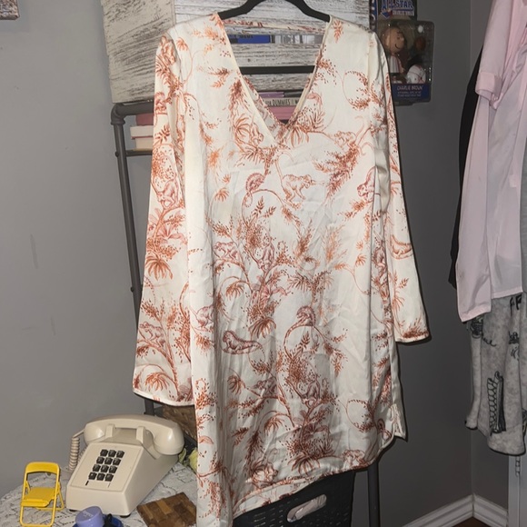 Aritzia little moon long sleeve mini dress in house design - Picture 4 of 9